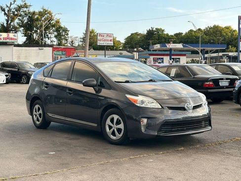 Used 2013 Toyota Prius Two w/ Preferred Accessory Pkg FWD image 3