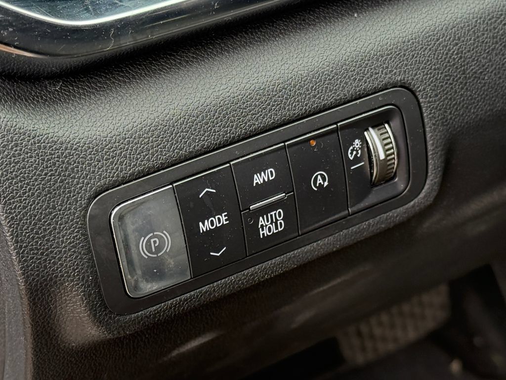 Used 2025 GMC Terrain Elevation AWD/4WD image 18