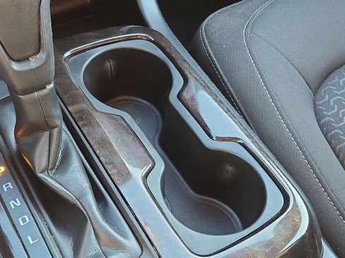 Used 2018 GMC Canyon SLE w/ SLE Convenience Package image 24