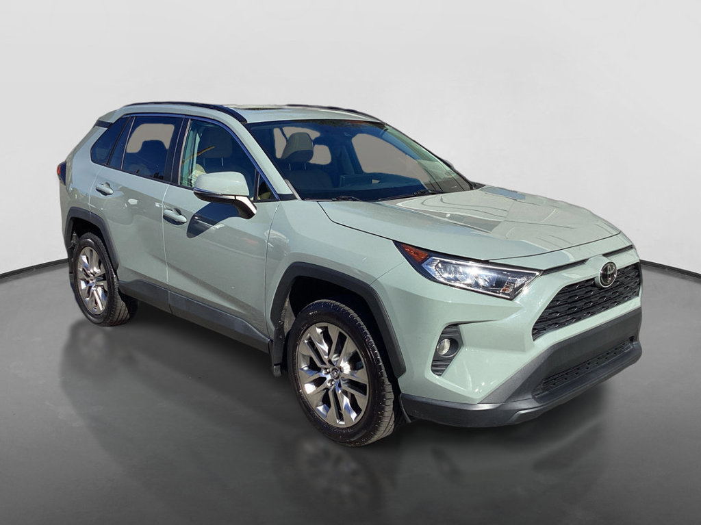 Used 2020 Toyota RAV4 XLE Premium AWD/4WD image 3