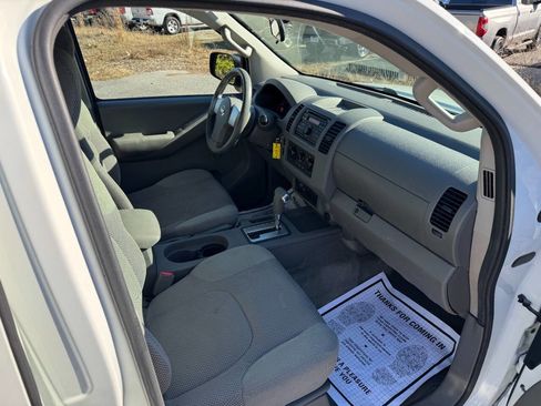 Used 2013 Nissan Frontier S image 15