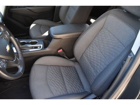 Used 2020 Chevrolet Equinox LT w/ Driver Convenience Package image 14