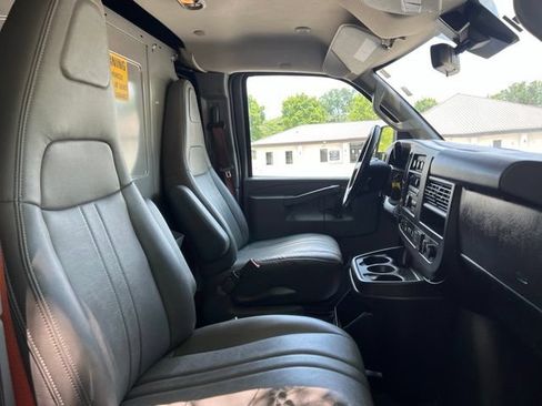 Used 2019 Chevrolet Express 2500 w/ Driver Convenience Package RWD image 15
