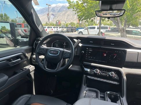 Used 2025 GMC Sierra 2500 AT4 w/ AT4 Premium Plus Package AWD/4WD image 20