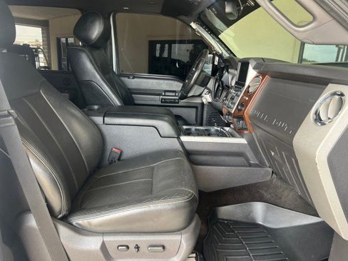 Used 2013 Ford F250 Lariat w/ Lariat Ultimate Pkg image 32