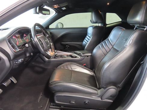 Used 2022 Dodge Challenger SRT Hellcat w/ Plus Package RWD image 17