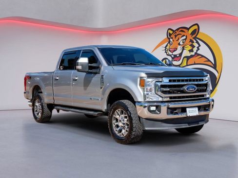 Used 2020 Ford F250 Lariat w/ Lariat Value Package image 3