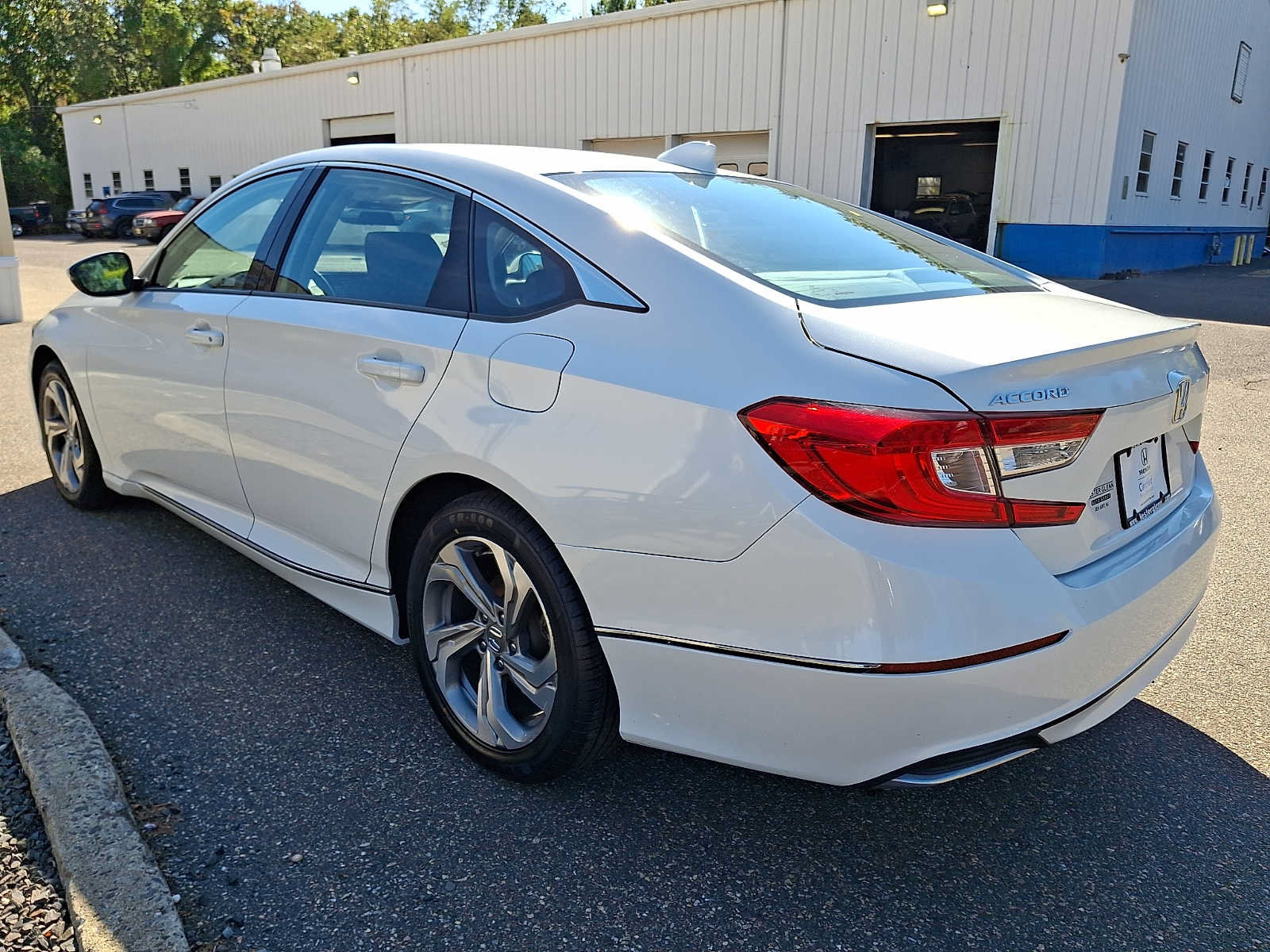 Certified 2018 Honda Accord EX-L image 4
