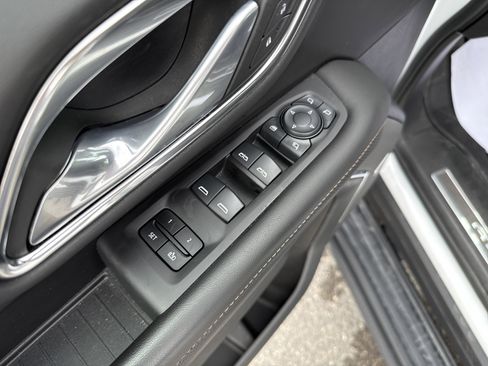 Used 2024 GMC Yukon AT4 w/ AT4 Premium Package image 17