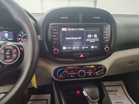Used 2022 Kia Soul LX FWD image 10