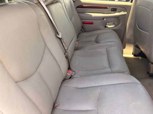 Used 2005 Cadillac Escalade AWD image 9