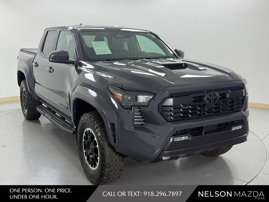 Used 2024 Toyota Tacoma TRD Sport AWD/4WD image 4