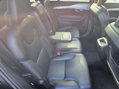 Used 2018 Volvo XC90 T5 Momentum image 19