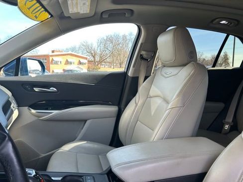 Used 2019 Cadillac XT4 Premium Luxury AWD/4WD image 25