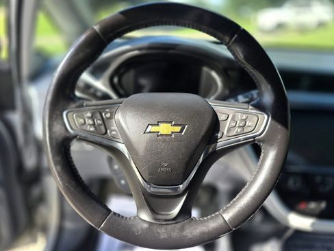 Used 2018 Chevrolet Bolt Premier w/ Driver Confidence II Package FWD image 18
