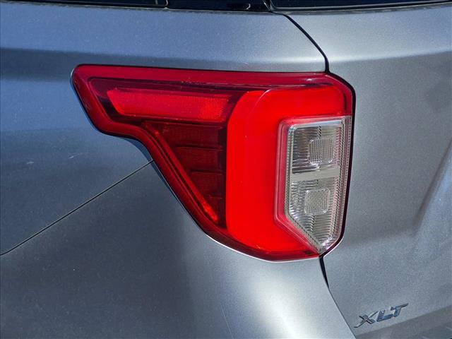 Used 2023 Ford Explorer XLT w/ Equipment Group 202A AWD/4WD image 8