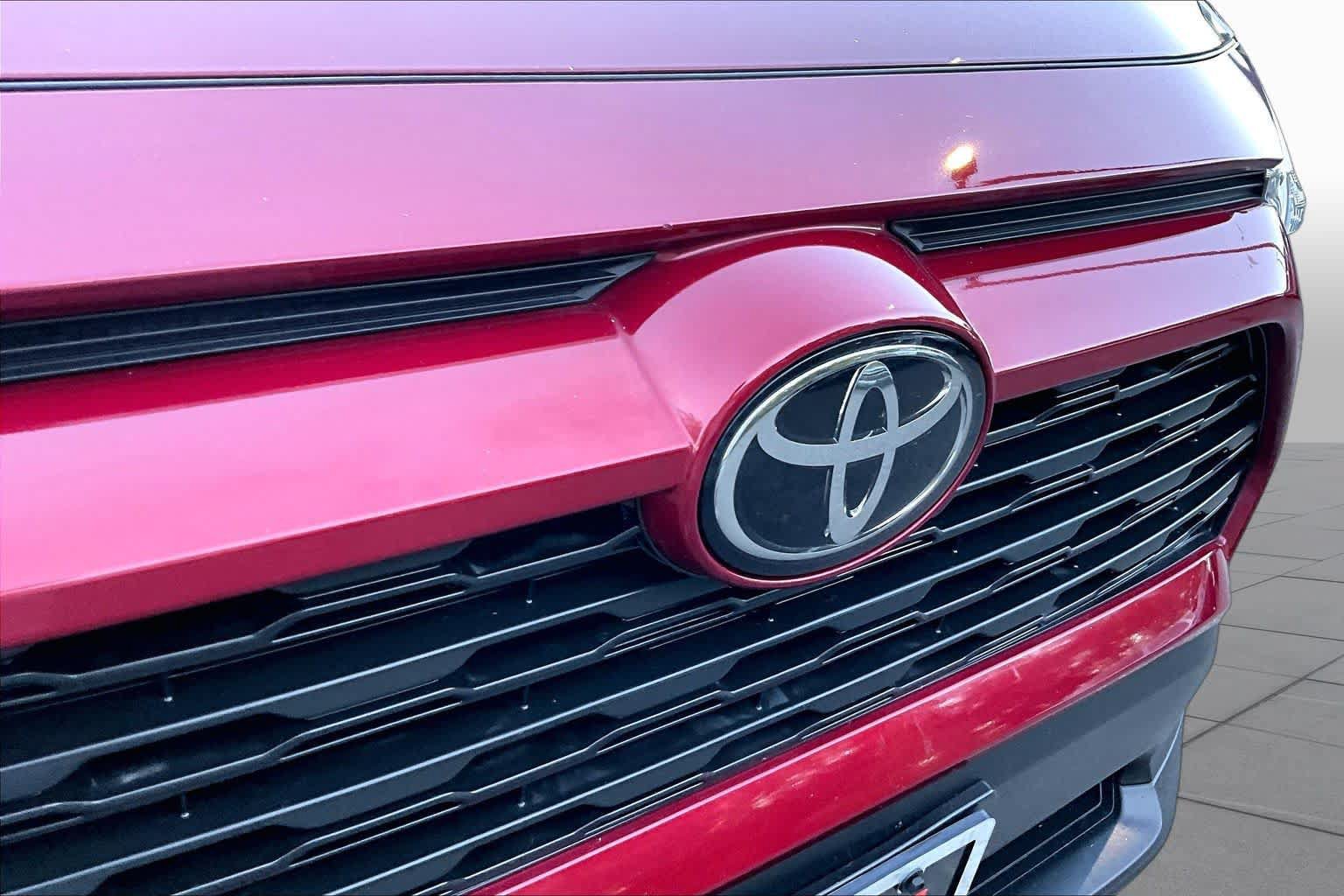 Certified 2019 Toyota RAV4 XLE AWD/4WD image 29