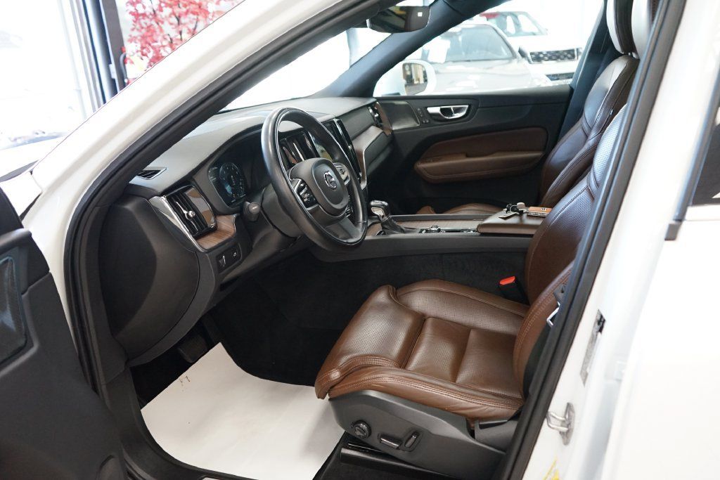Used 2021 Volvo XC60 T5 Inscription AWD/4WD image 27