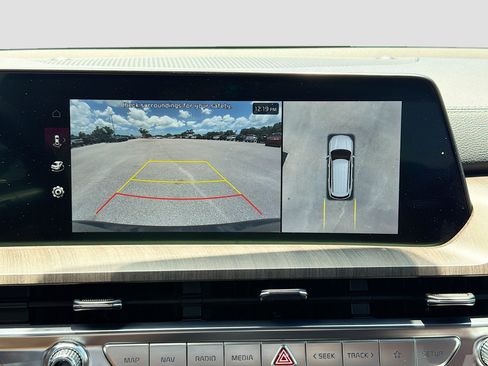 Used 2025 Kia Telluride SX w/ SX Captain's Chair Package FWD image 35