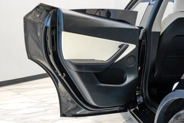 Used 2022 Tesla Model Y Performance AWD/4WD image 51