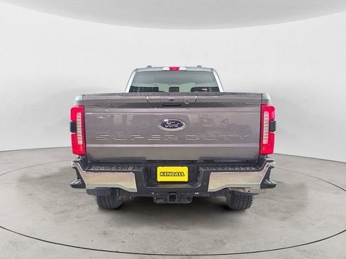 Used 2025 Ford F350 Lariat w/ FX4 Off-Road Package image 4