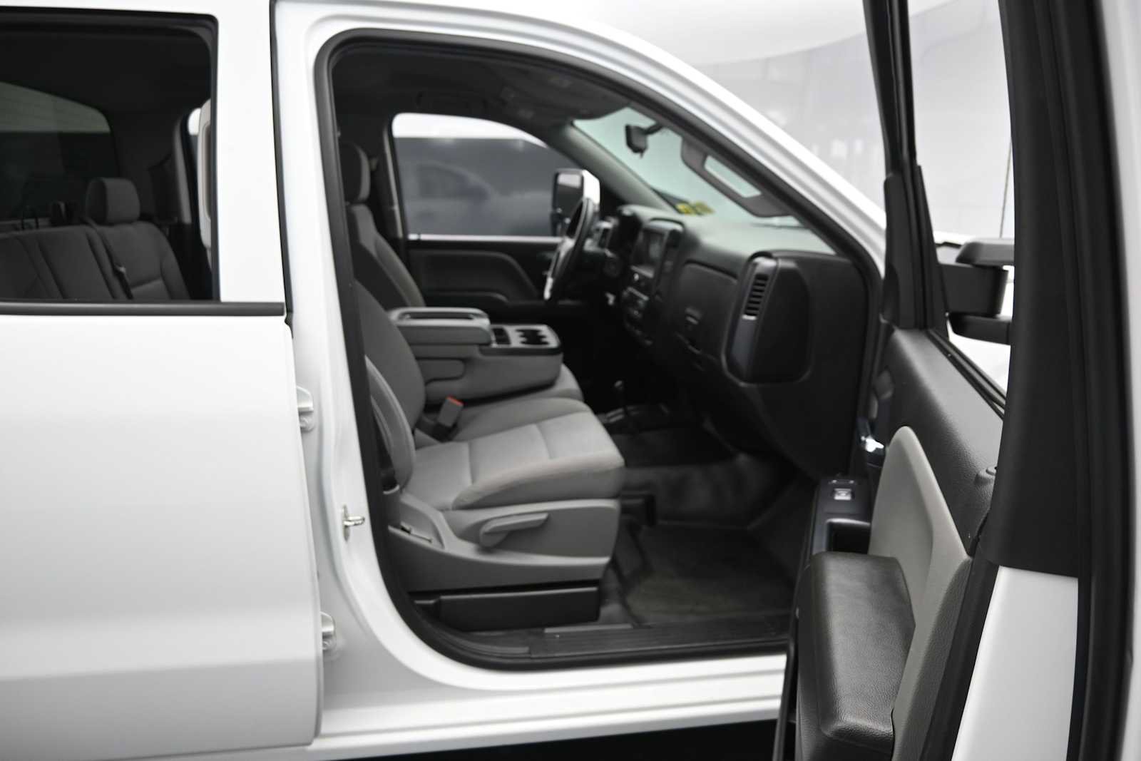 Used 2019 Chevrolet Silverado 1500 W/T w/ WT Convenience Package AWD/4WD image 19