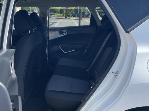 Used 2022 Kia Soul LX FWD image 6