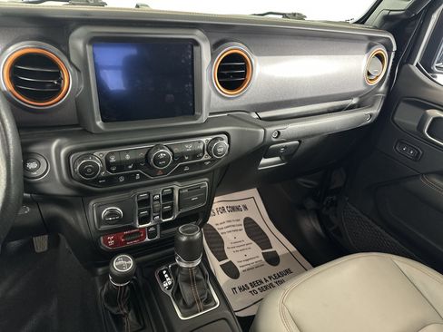 Used 2023 Jeep Gladiator Mojave w/ Cold Weather Group image 4