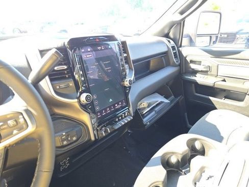 Used 2025 RAM 2500 Big Horn AWD/4WD image 27