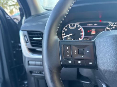 Used 2025 Nissan Rogue SV image 13