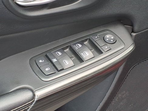 Used 2015 Jeep Cherokee Limited w/ Trailer Tow Group AWD/4WD image 16