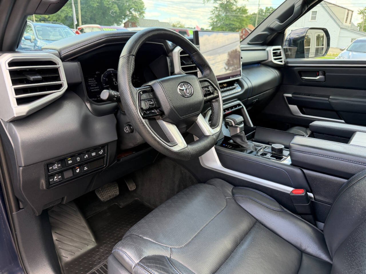 Used 2024 Toyota Tundra Platinum AWD/4WD image 37