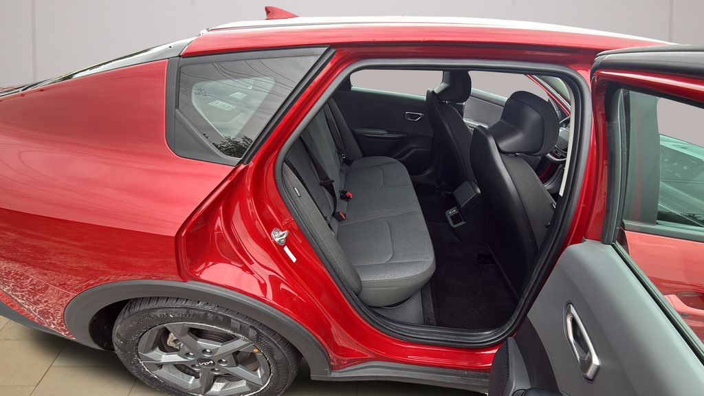 Used 2025 Kia K4 FWD image 33