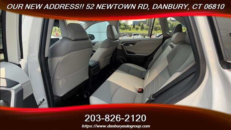 Used 2022 Toyota RAV4 XLE Premium FWD image 29