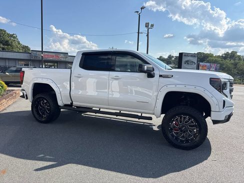 Used 2023 GMC Sierra 1500 Elevation w/ Preferred Package image 11