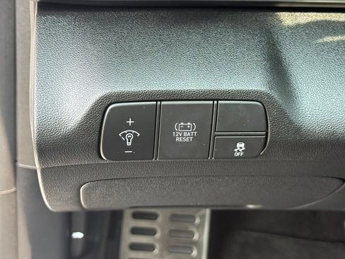 Used 2025 Hyundai Elantra SEL FWD image 23