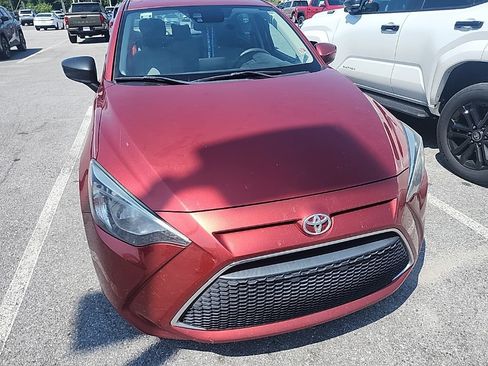 Used 2019 Toyota Yaris L FWD image 18