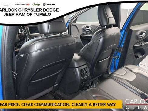 Used 2020 Jeep Cherokee Latitude Plus FWD image 24