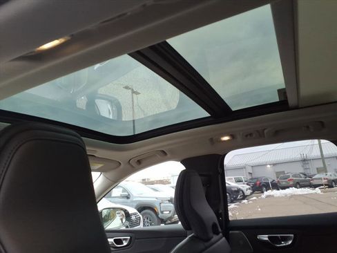 New 2026 Volvo XC60 B5 Ultra w/ Protection Package Premier image 7