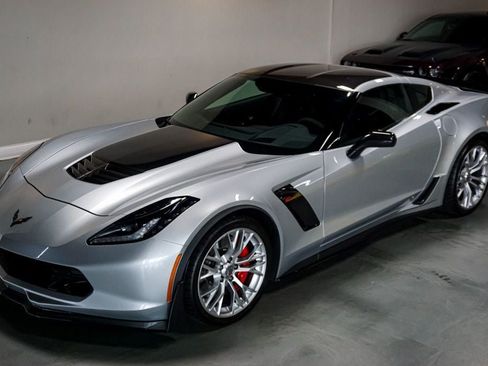 Used 2016 Chevrolet Corvette Z06 w/ 3LZ Preferred Equipment Group RWD image 33