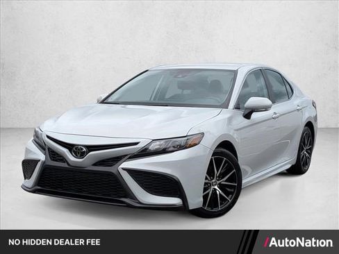 Certified 2024 Toyota Camry SE FWD image 1