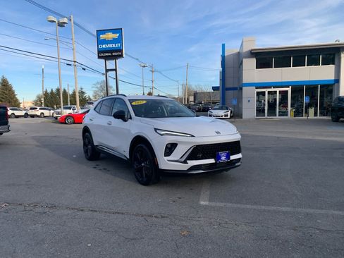 Certified 2025 Buick Envision Sport Touring image 8