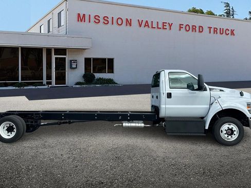 New 2027 Ford F650 2WD Regular Cab Super Duty image 3
