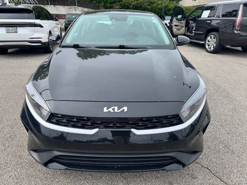 Used 2023 Kia Forte LXS w/ LXS Technology Package FWD image 8