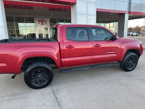 Used 2021 Toyota Tacoma SR5 image 8