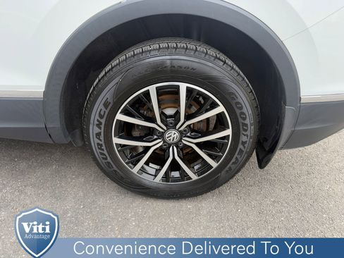 Used 2021 Volkswagen Tiguan SE w/ Panoramic Sunroof Package image 13