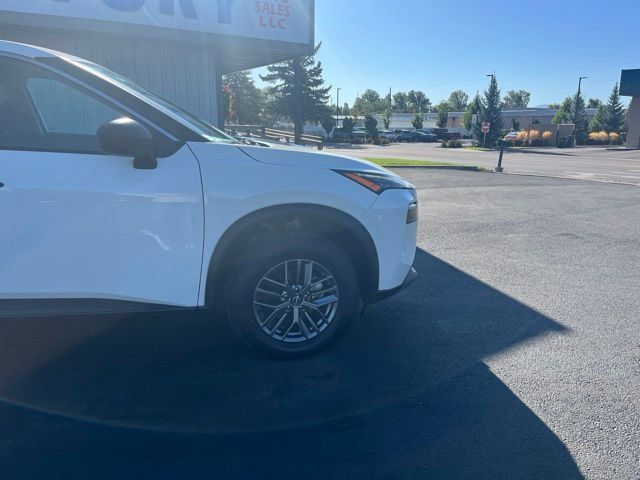 Used 2023 Nissan Rogue S AWD/4WD image 14
