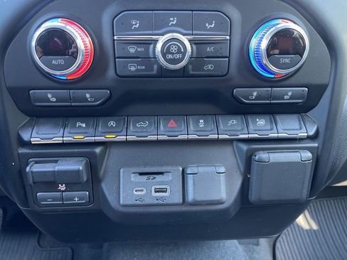 Used 2021 GMC Sierra 1500 SLE w/ Preferred Package AWD/4WD image 9
