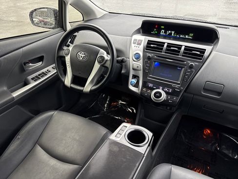 Used 2014 Toyota Prius V Three image 14