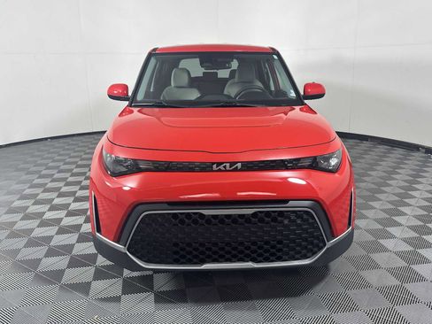 Used 2023 Kia Soul LX FWD image 2